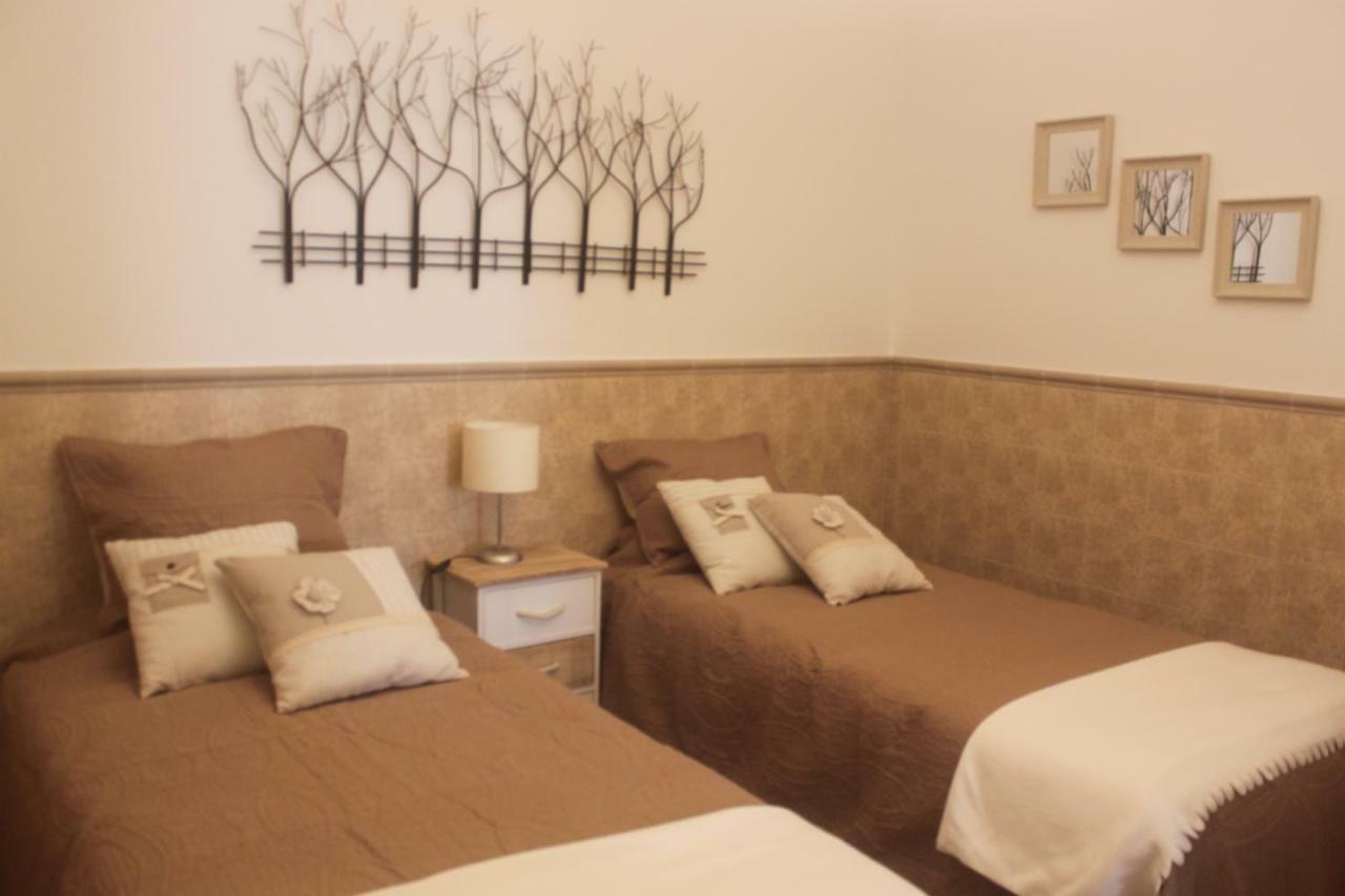 Isaura Henriques Apartment